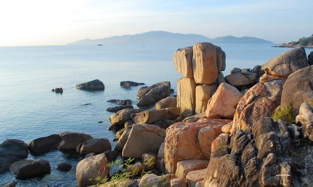 Hòn vợ, Hòn Chồng ở Nha Trang