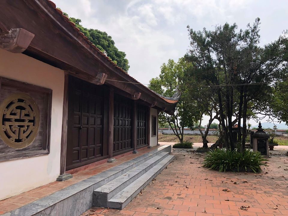 nhà tưởng niệm Tản Đà