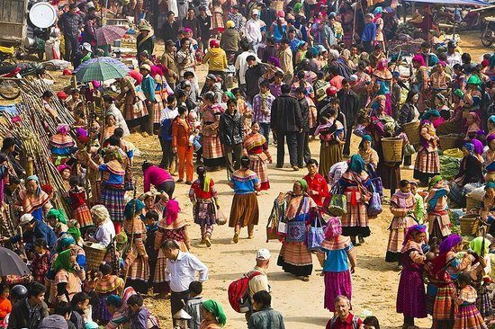 Nhộn nhịp chợ phiên Sapa