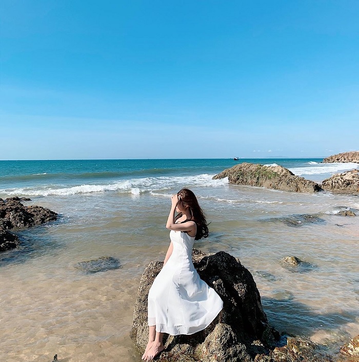 Bãi đá Ông Địa ở đâu?