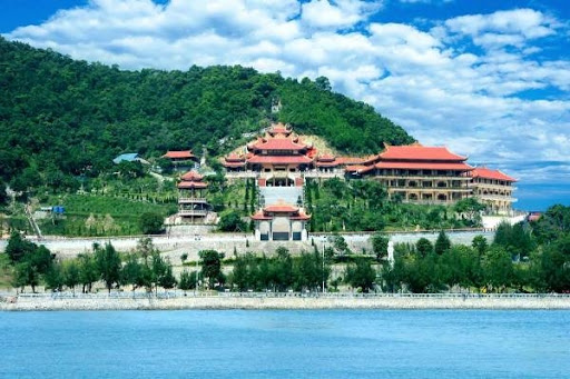 Giới thiệu chùa Cái Bầu Quảng Ninh 2020