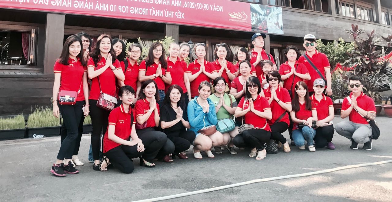 làm đồng phục du lịch tại nhà